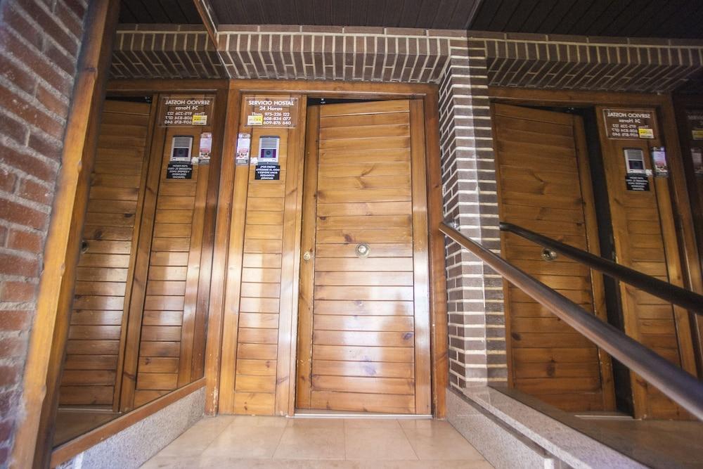 Hostal Santa Barbara Soria Ngoại thất bức ảnh
