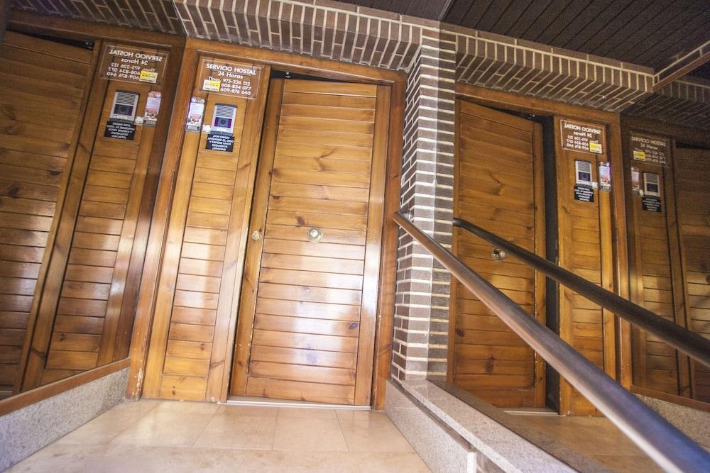 Hostal Santa Barbara Soria Ngoại thất bức ảnh
